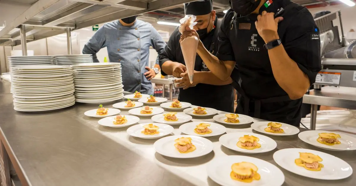 10 Essential Steps to Succeed as an Aspiring Chef