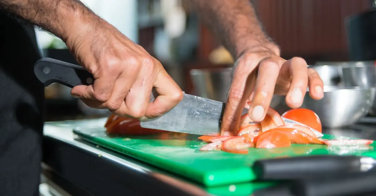 10 Essential Skills Every Aspiring Chef Should Master